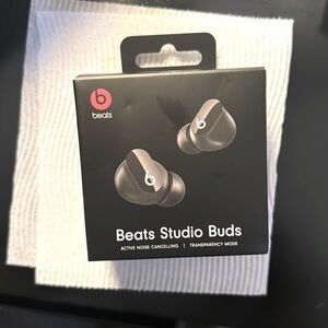 Beats Studio Buds